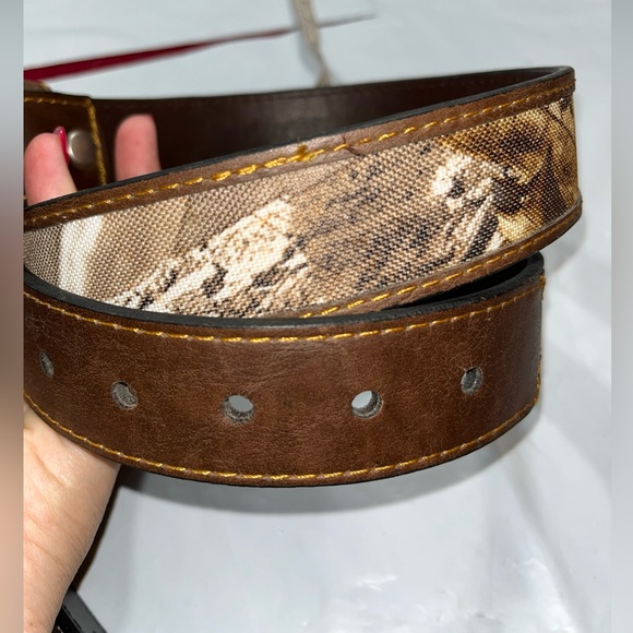 REALTREE Brown leather CAMOUFLAGE BELT Silver Buckle 95001K/200,  MENS 34-34 MED - Picture 4 of 16